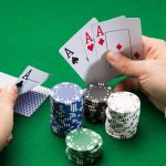 بلوف در پوکر