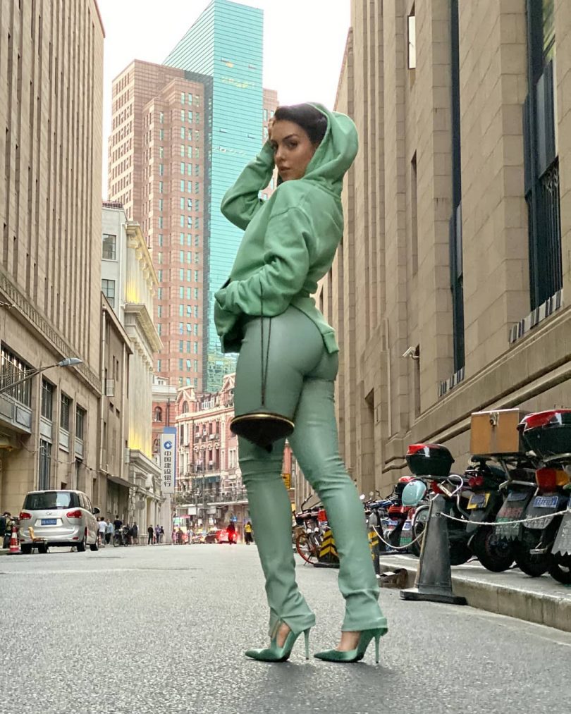 جورجینا لخت