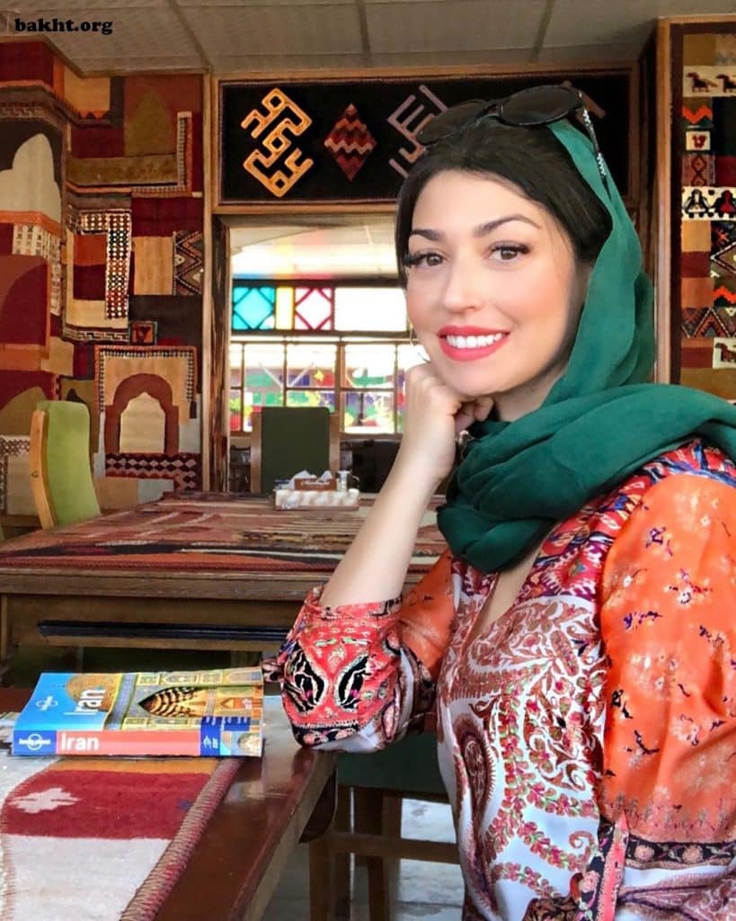 دلایلا استراماچونی-ایران-حجاب